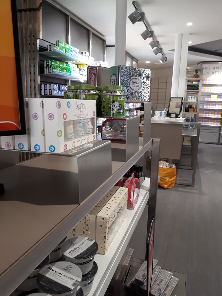 Banque accueil de pharmacie en métal