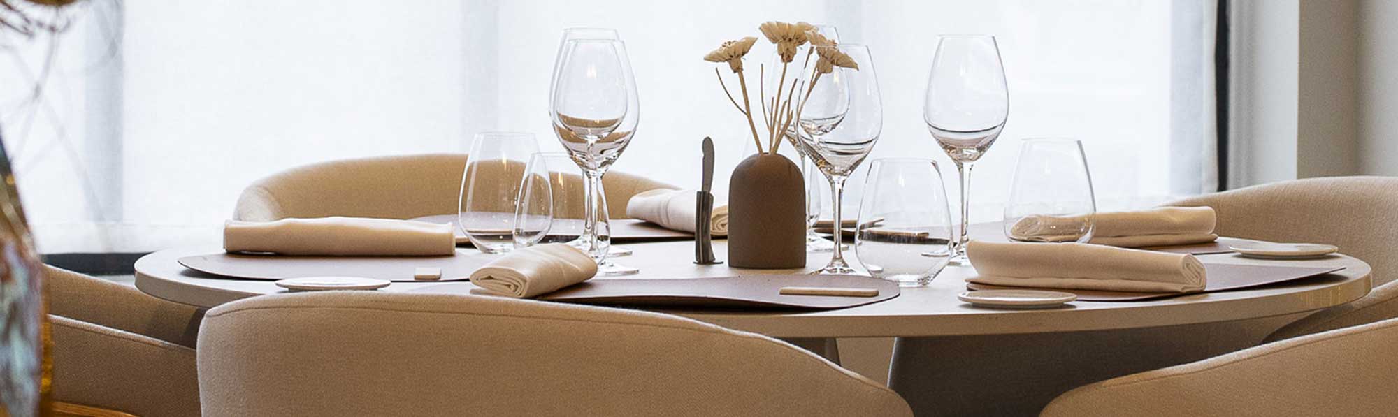 mobilier sur mesure pour le restaurant  gastronomique harmonie à villeneuve d'ascq